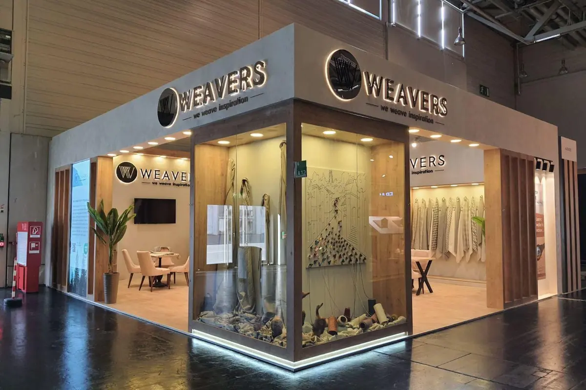 Weavers: Gian hàng dệt may với khu trưng bày mẫu và không gian trao đổi.